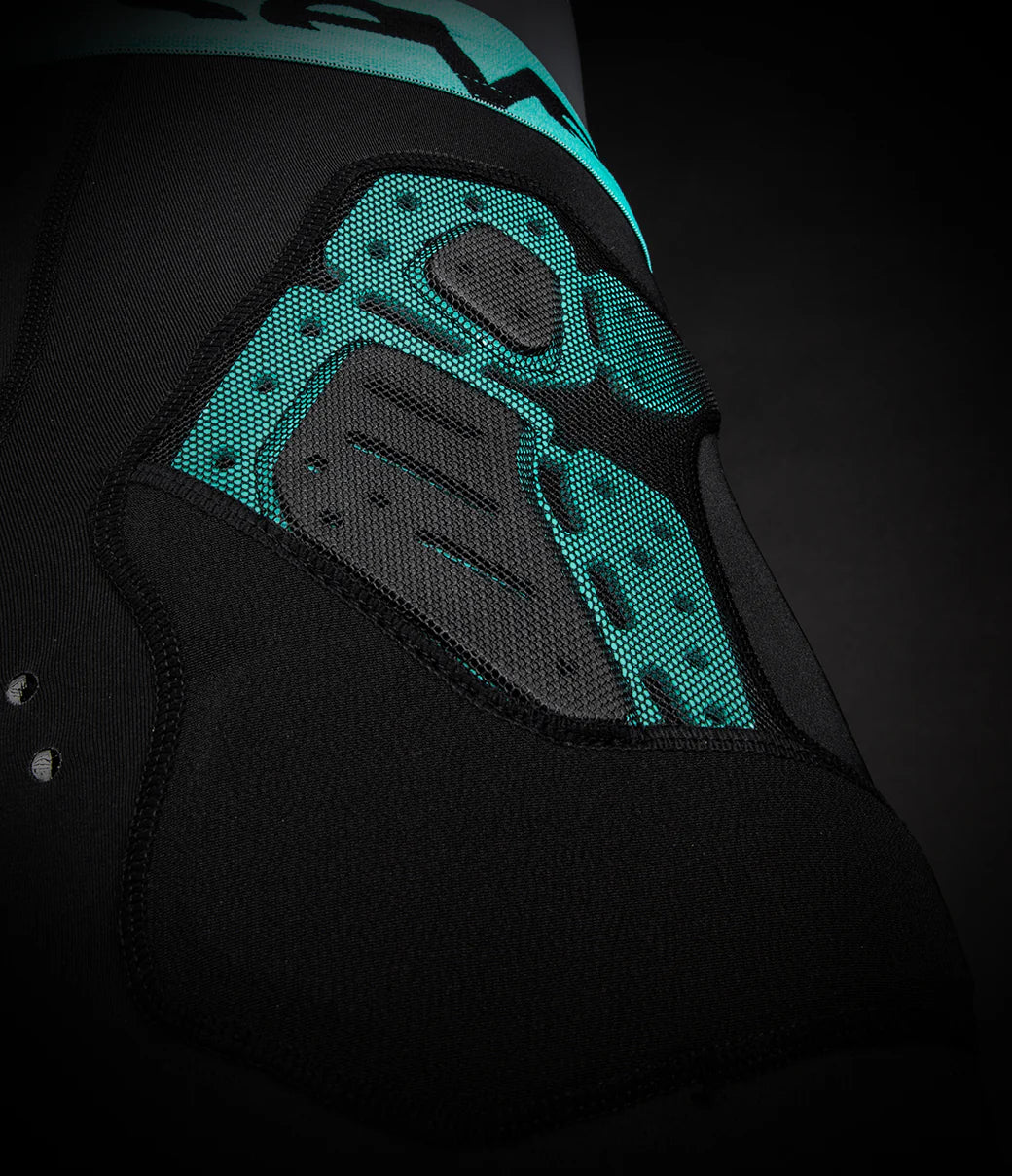 Seven 24.1 C/O Fusion Compression Short