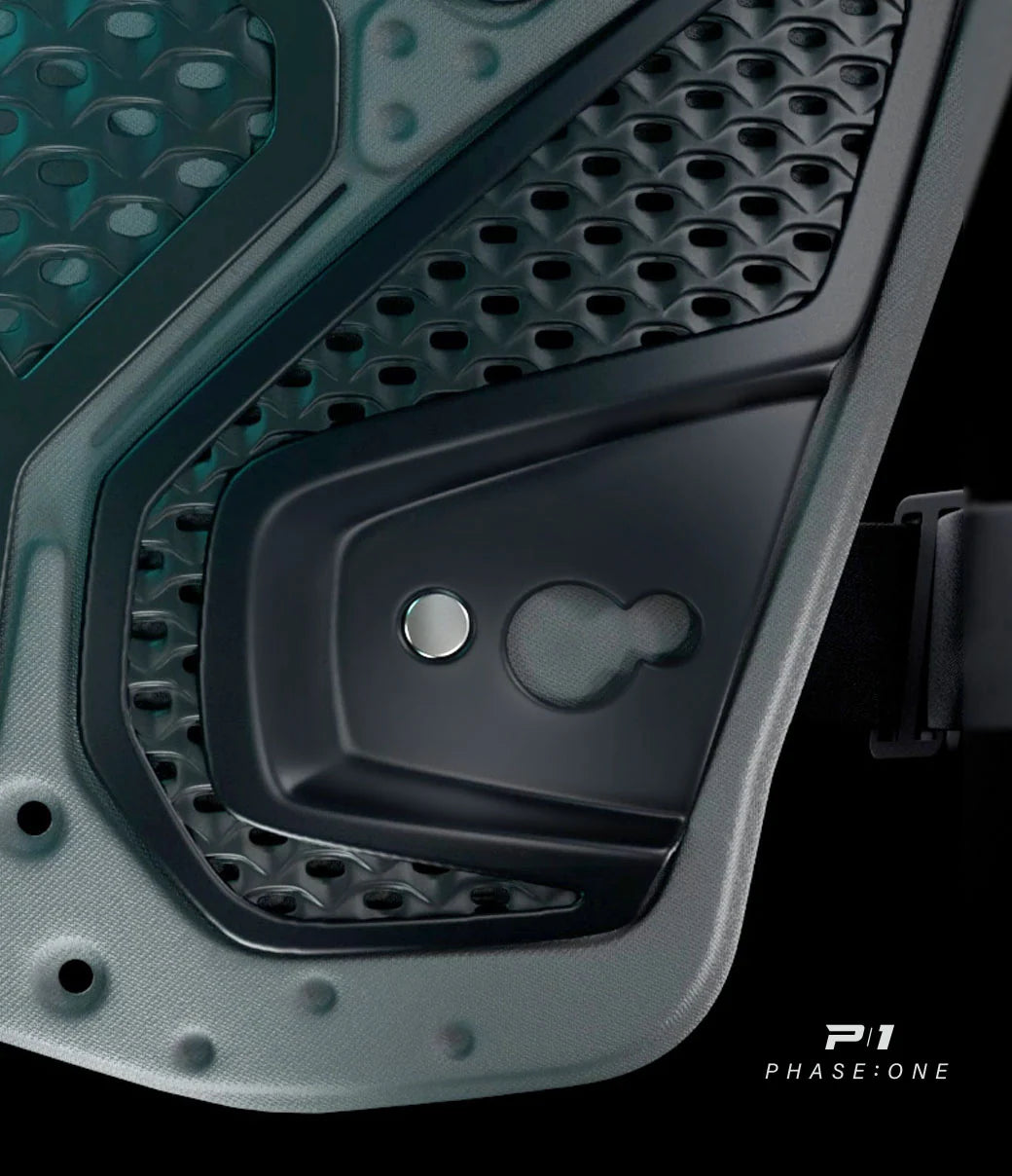 Seven 24.1 C/O Mx Stratus Core Shield Black