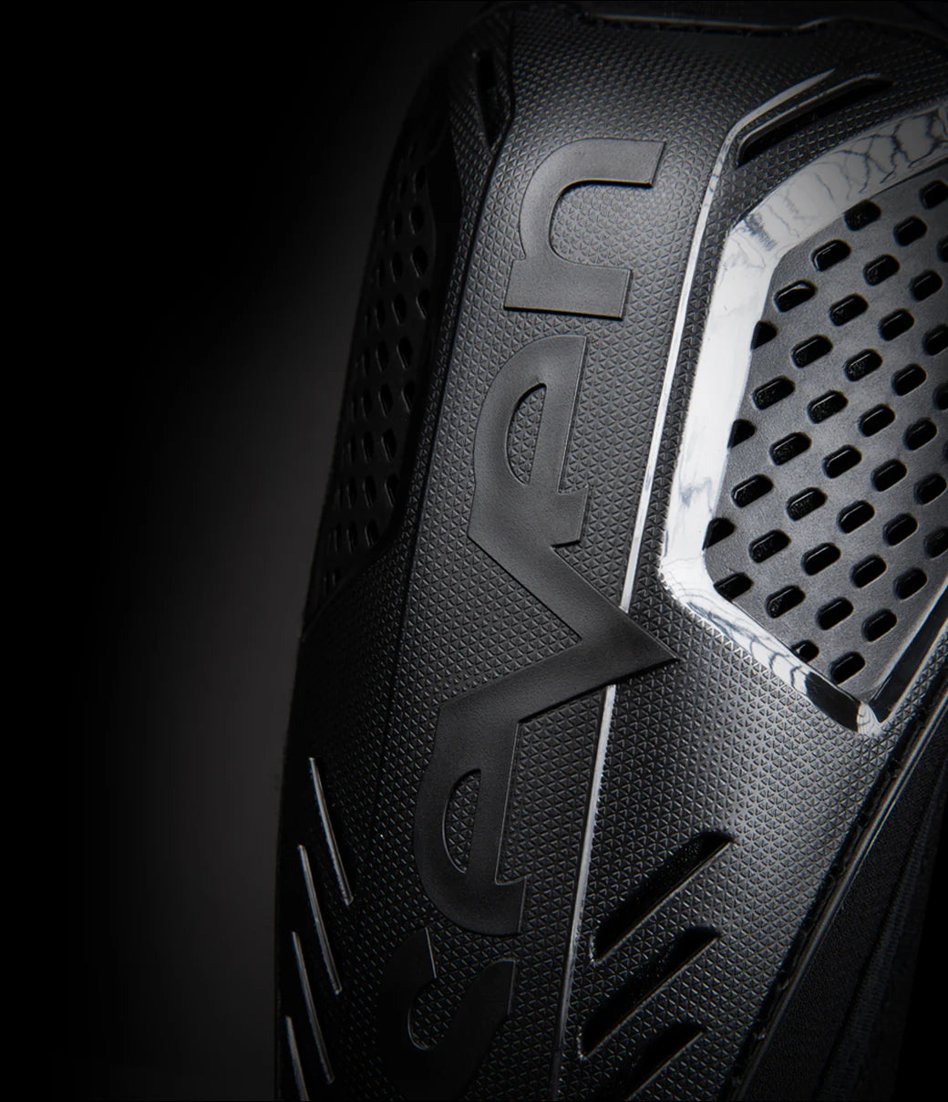 Seven 24.1 C/O Stratus - Protection