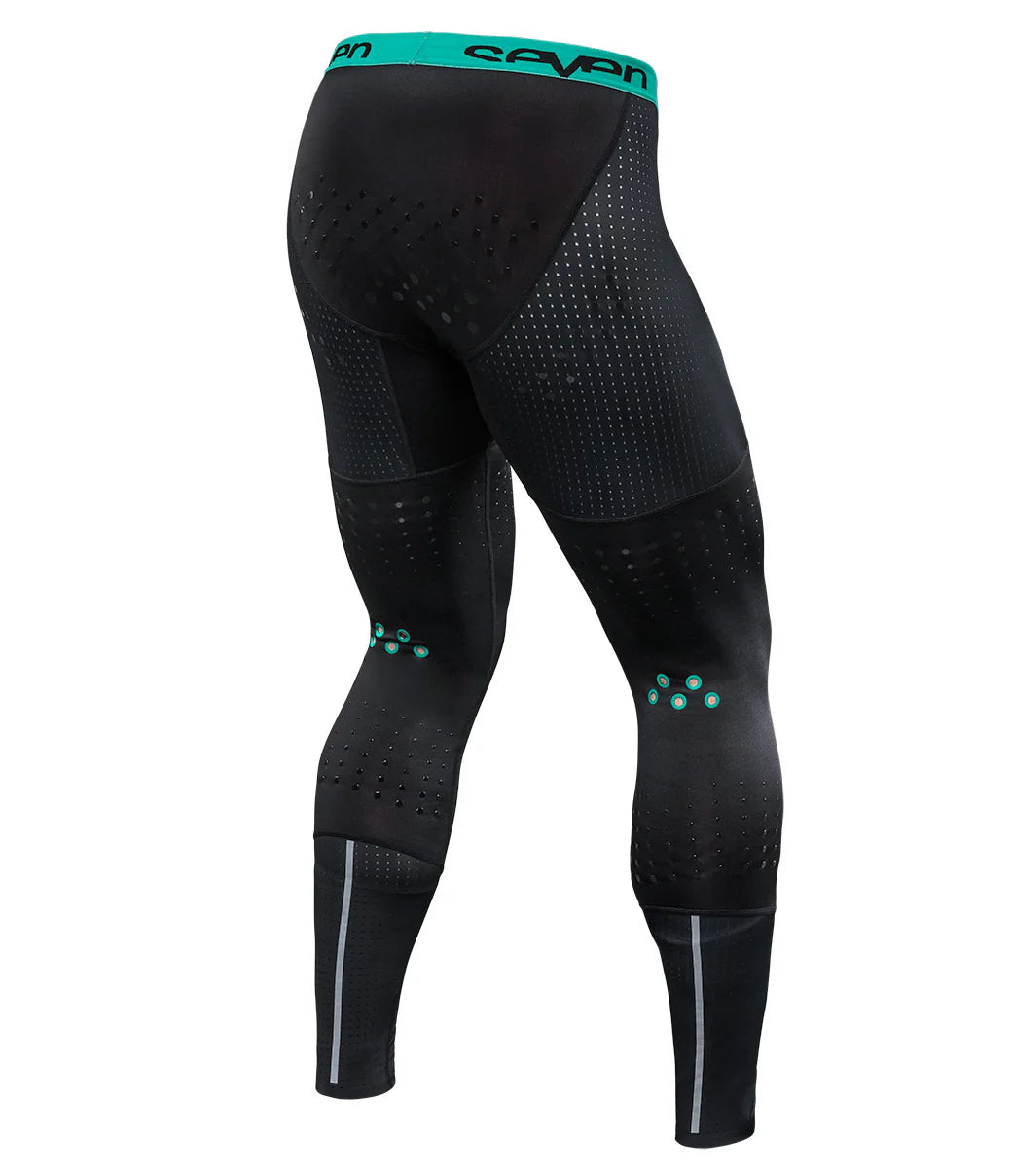 Seven 24.1 C/O Zero Compression Pants