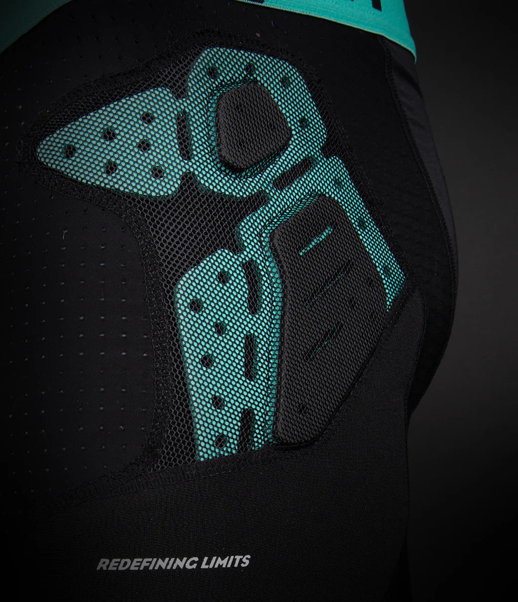 Seven 24.1 C/O Fusion Compression Pant
